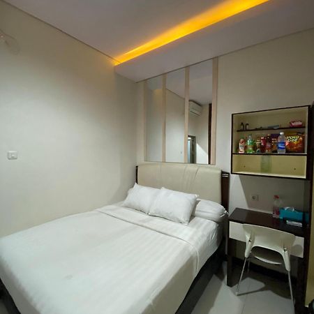 Hotel Dekost Madiun Zewnętrze zdjęcie