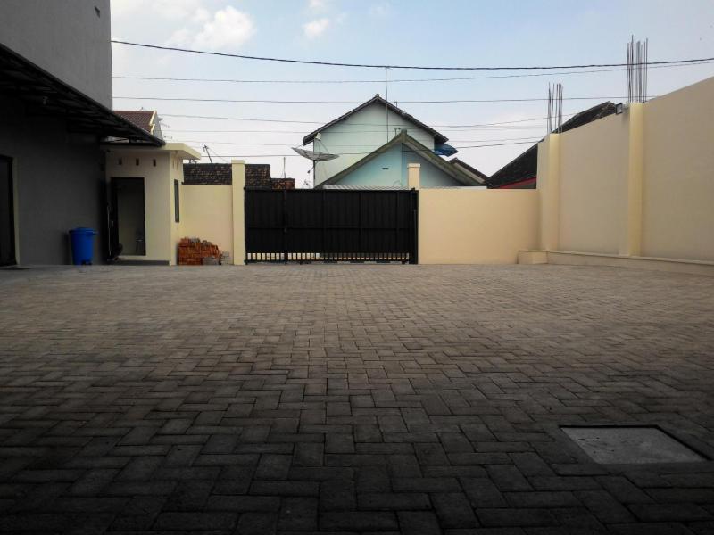 Hotel Dekost Madiun Zewnętrze zdjęcie