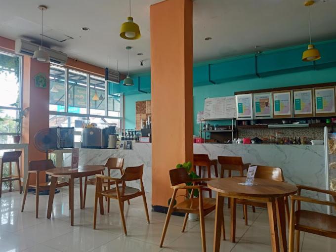 Hotel Dekost Madiun Zewnętrze zdjęcie
