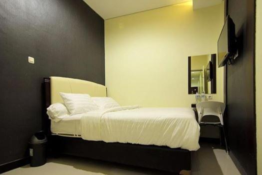 Hotel Dekost Madiun Zewnętrze zdjęcie