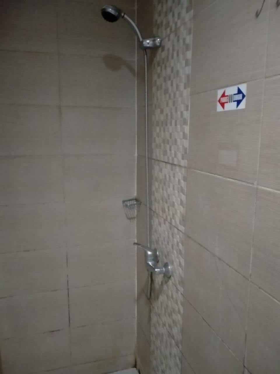 Hotel Dekost Madiun Zewnętrze zdjęcie