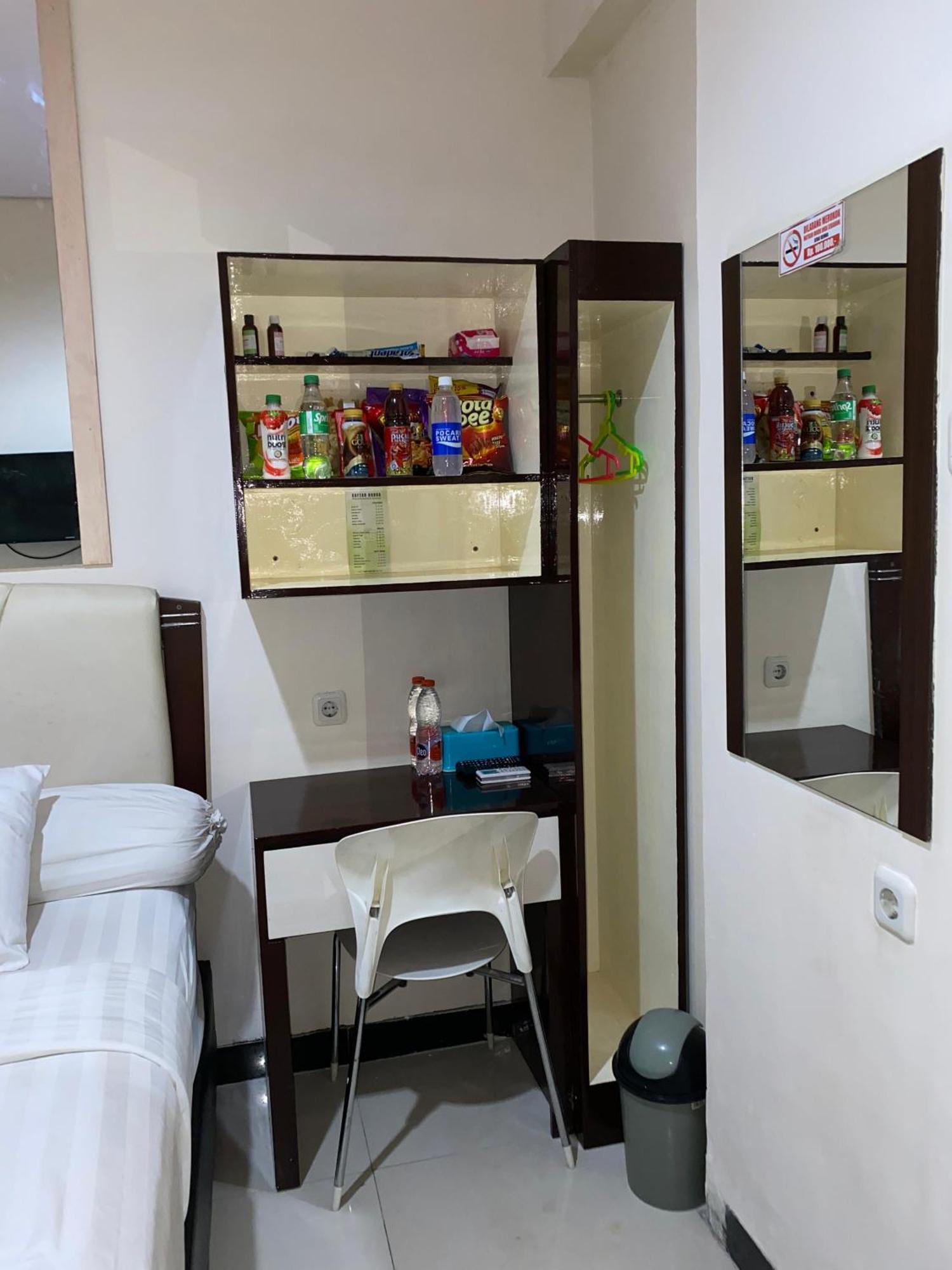 Hotel Dekost Madiun Zewnętrze zdjęcie